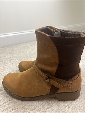 Eddie Bauer Covey Waterproof Suede Moto Harness Ankle Boots Women’s 9 Tan